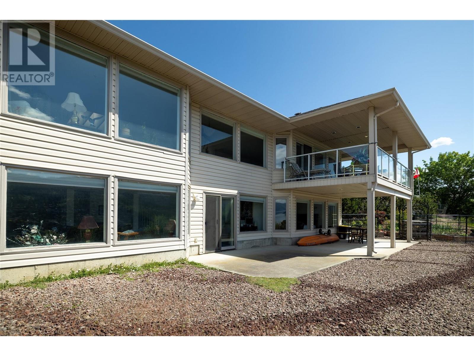 8827 Michael Drive, Coldstream, British Columbia  V1B 2P5 - Photo 4 - 10350974