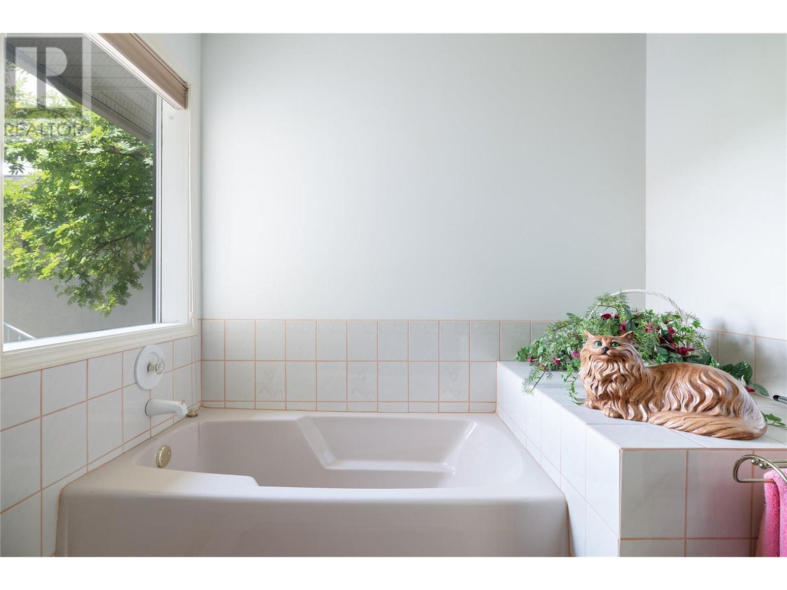 8827 Michael Drive, Coldstream, British Columbia  V1B 2P5 - Photo 47 - 10350974