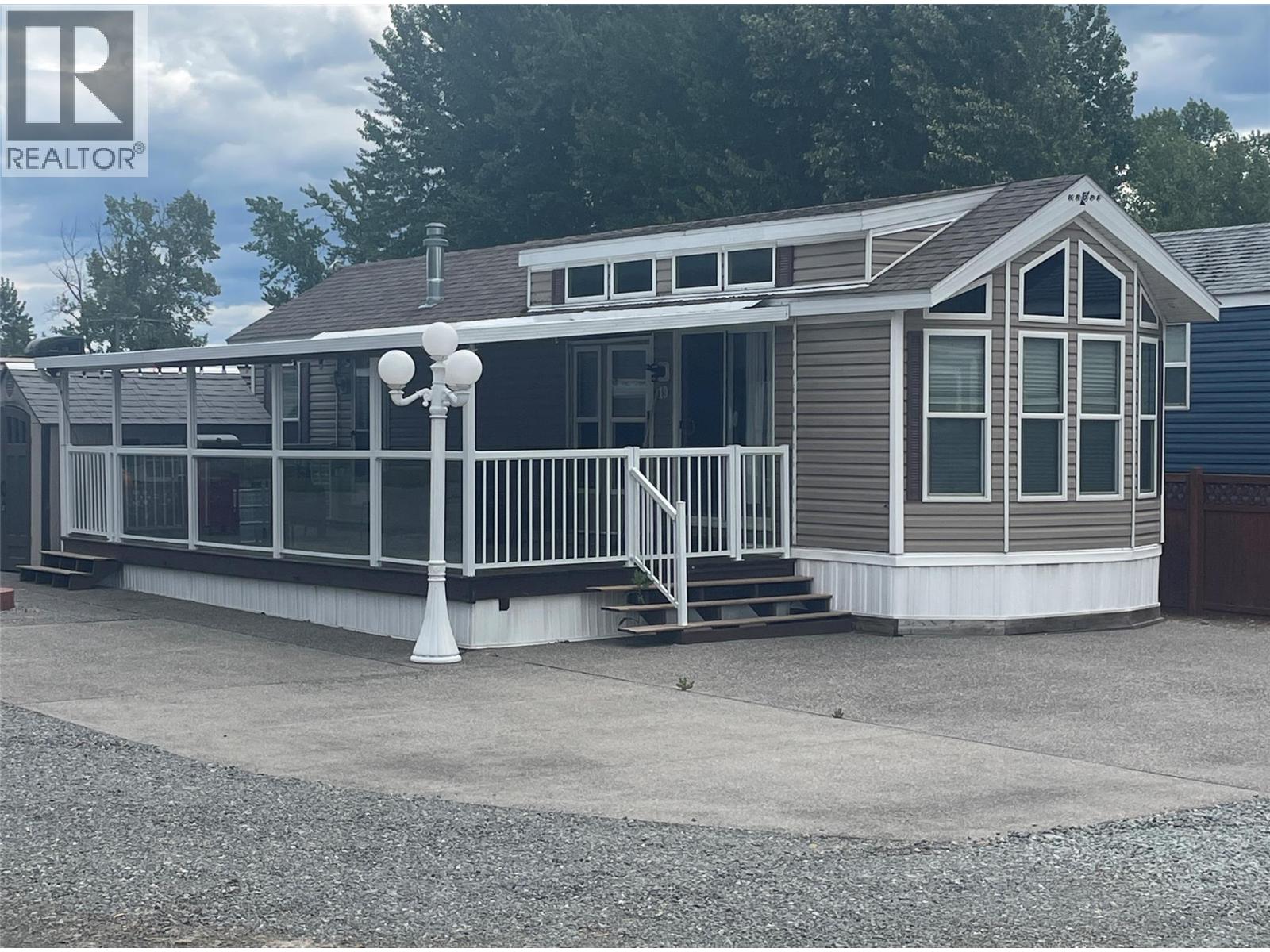 2633 Squilax Anglemont Road Unit# 19, Lee Creek, British Columbia  V0E 1M4 - Photo 1 - 10350932