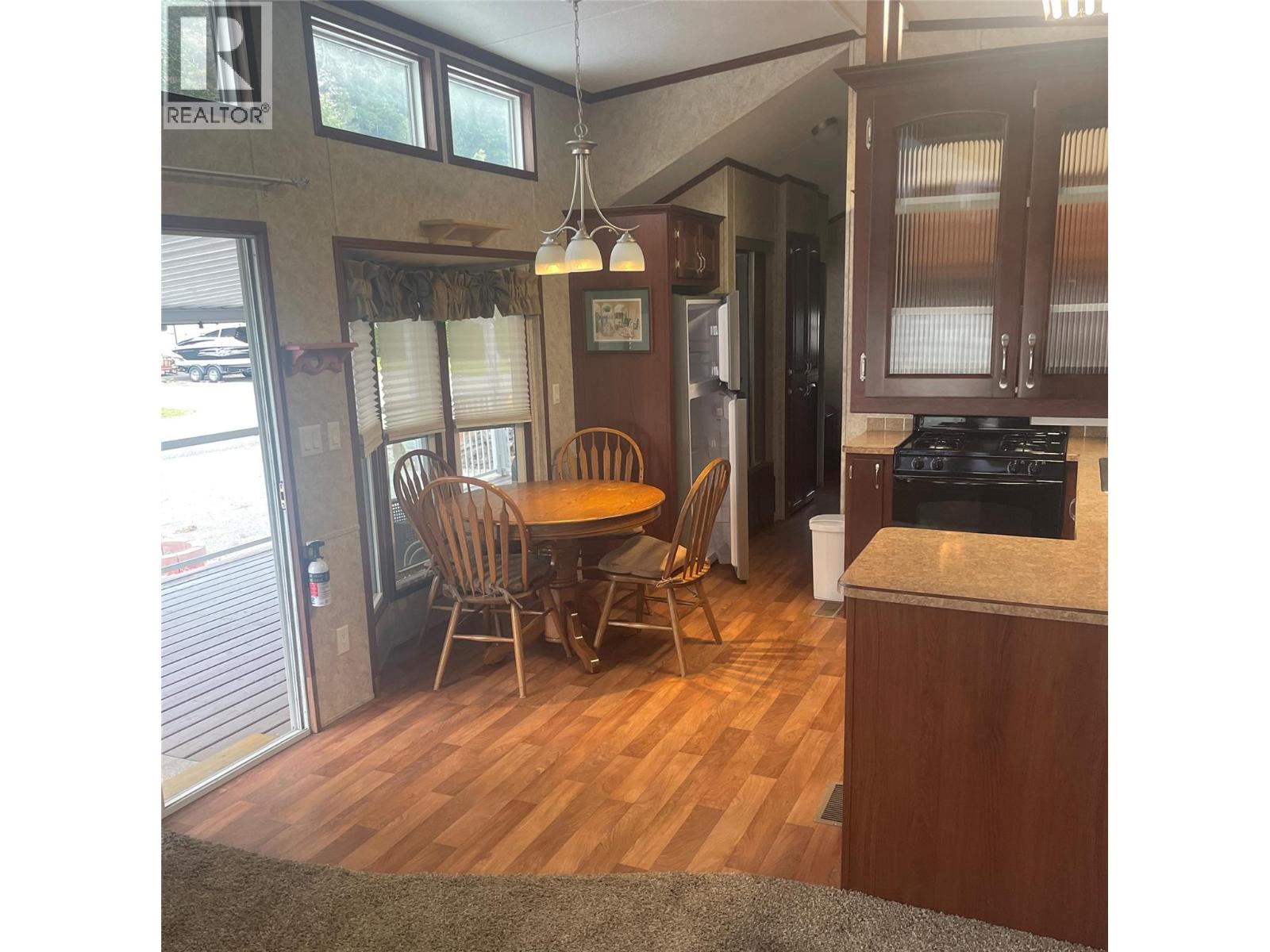 2633 Squilax Anglemont Road Unit# 19, Lee Creek, British Columbia  V0E 1M4 - Photo 11 - 10350932