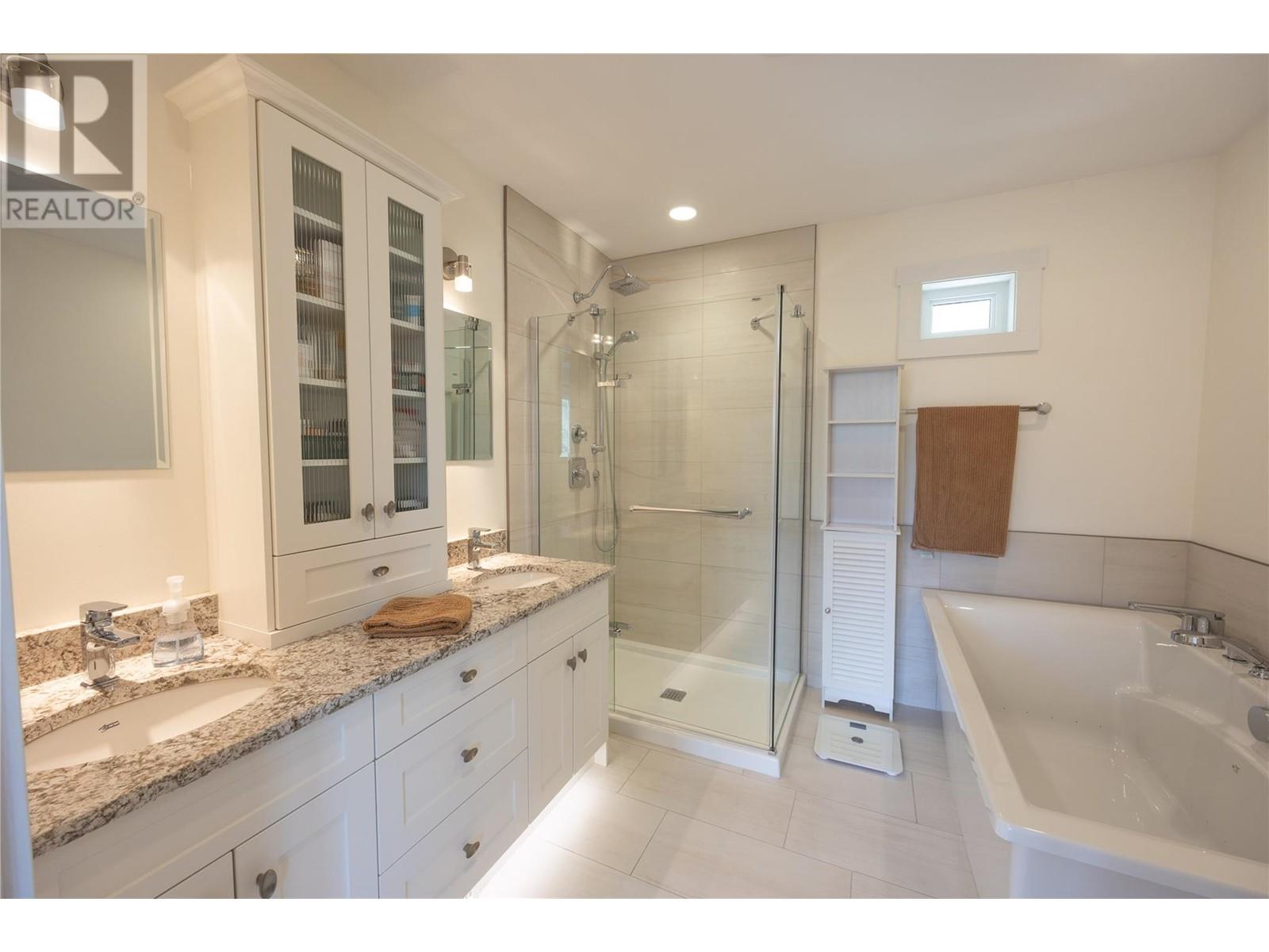 5609 Yarrow Street, Oliver, British Columbia  V0H 1T9 - Photo 13 - 10351075