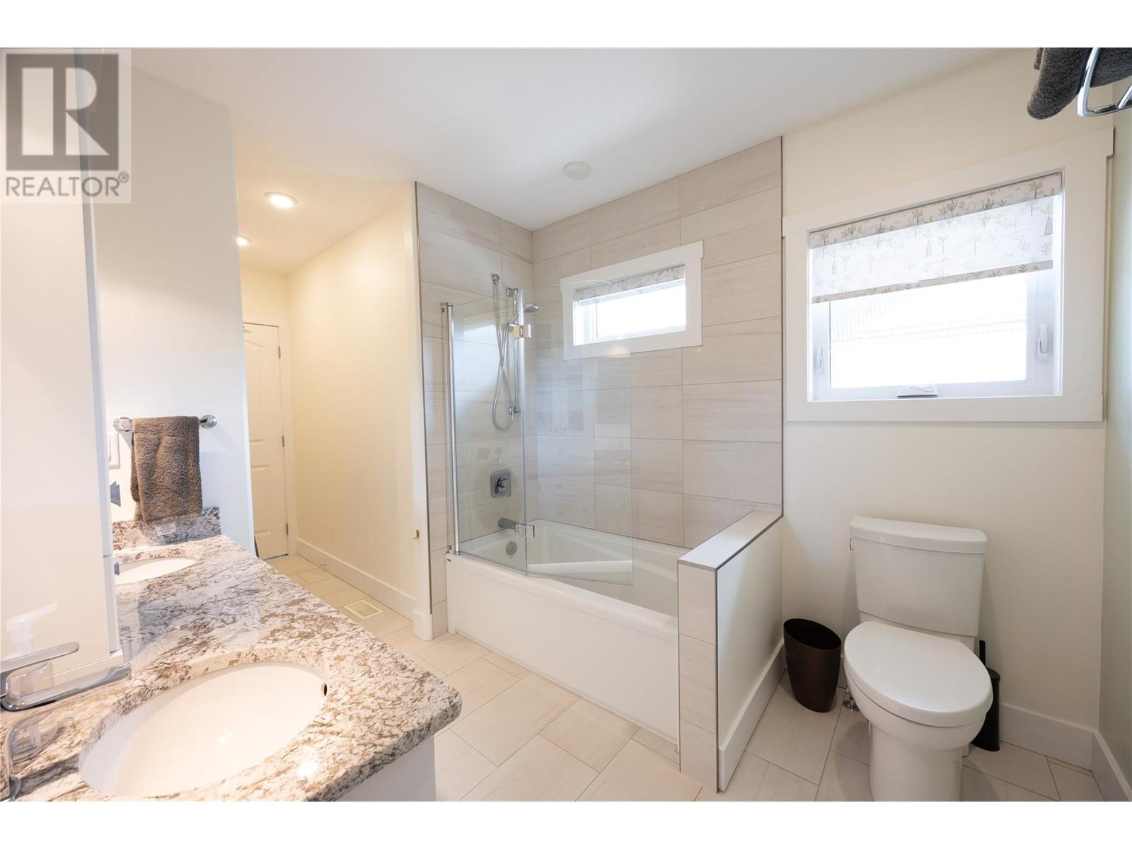 5609 Yarrow Street, Oliver, British Columbia  V0H 1T9 - Photo 17 - 10351075