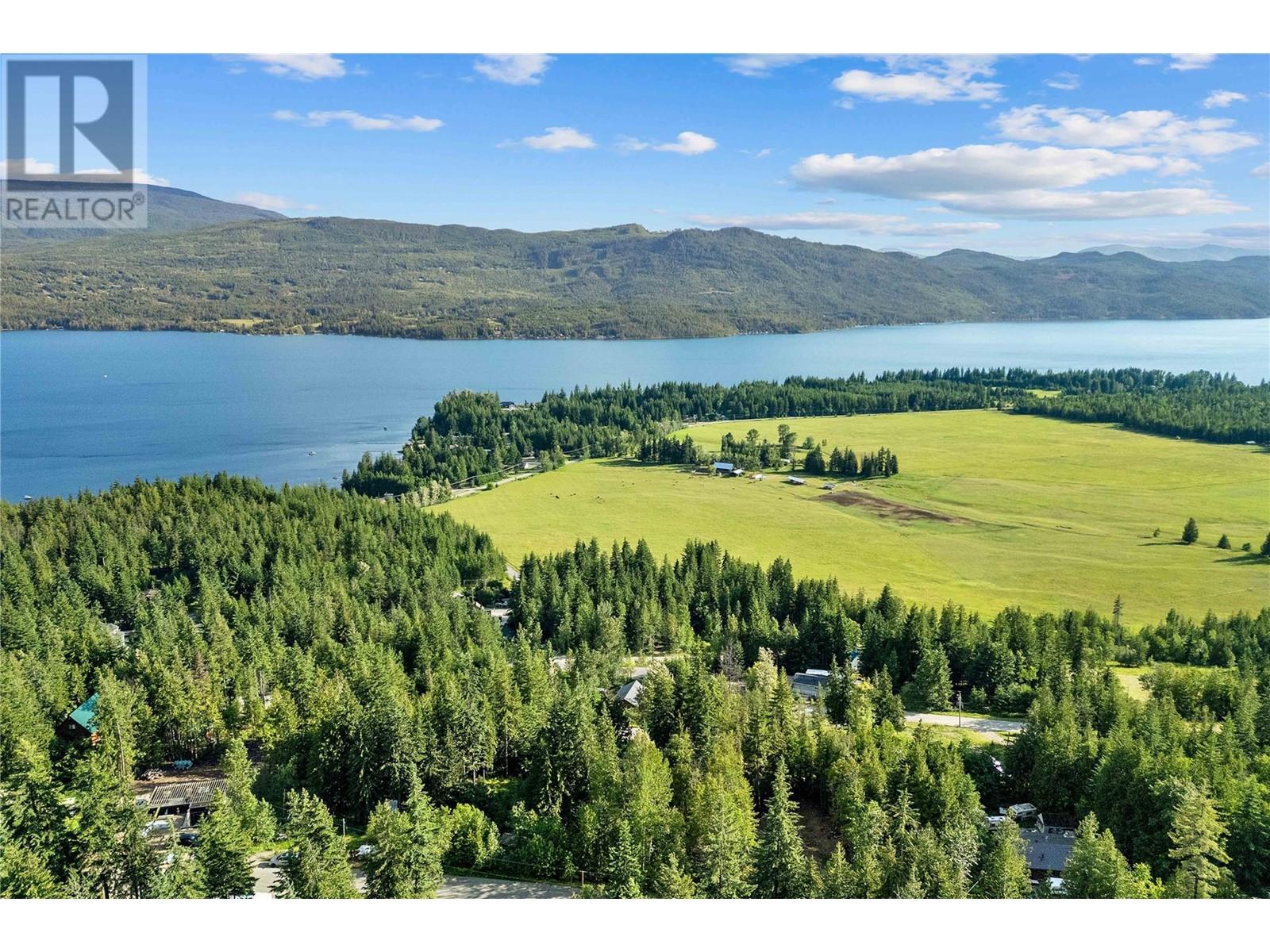 7227 Estate Drive, Anglemont, British Columbia  V0E 1M8 - Photo 20 - 10350823