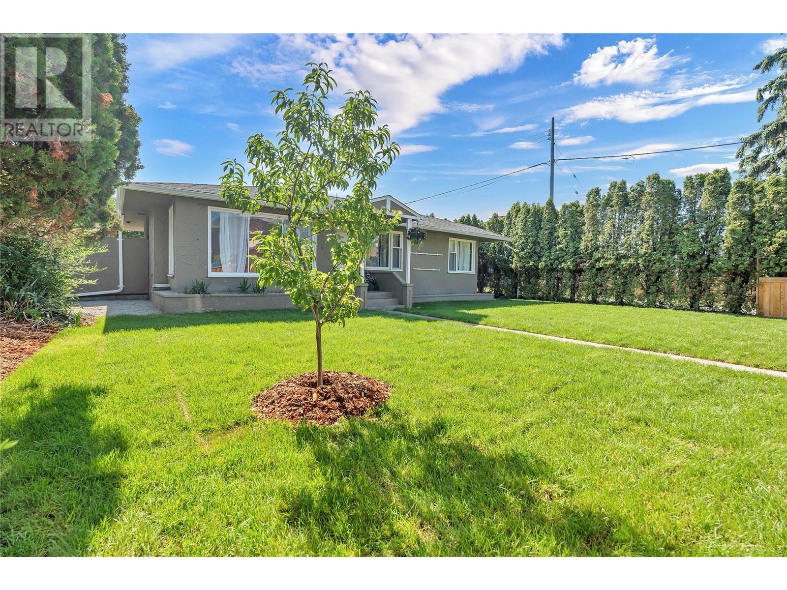 1160 Moosejaw Street, Penticton, British Columbia  V2A 5T9 - Photo 2 - 10351226