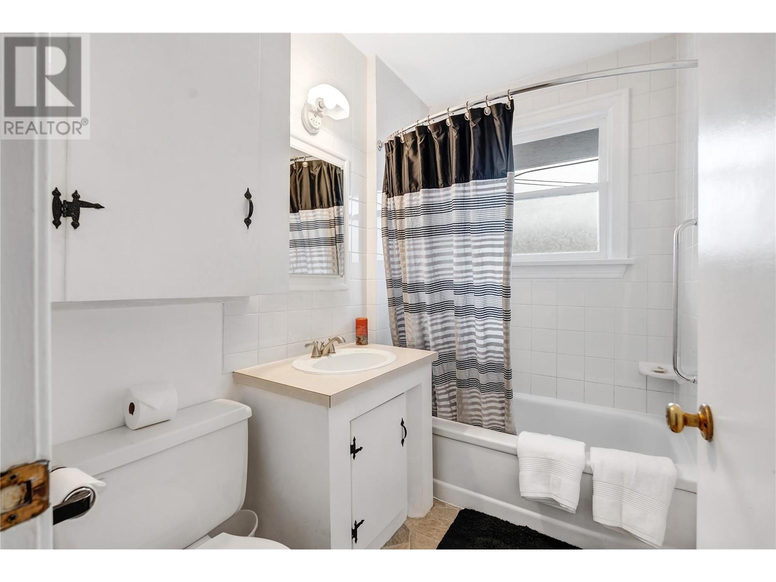 1160 Moosejaw Street, Penticton, British Columbia  V2A 5T9 - Photo 21 - 10351226