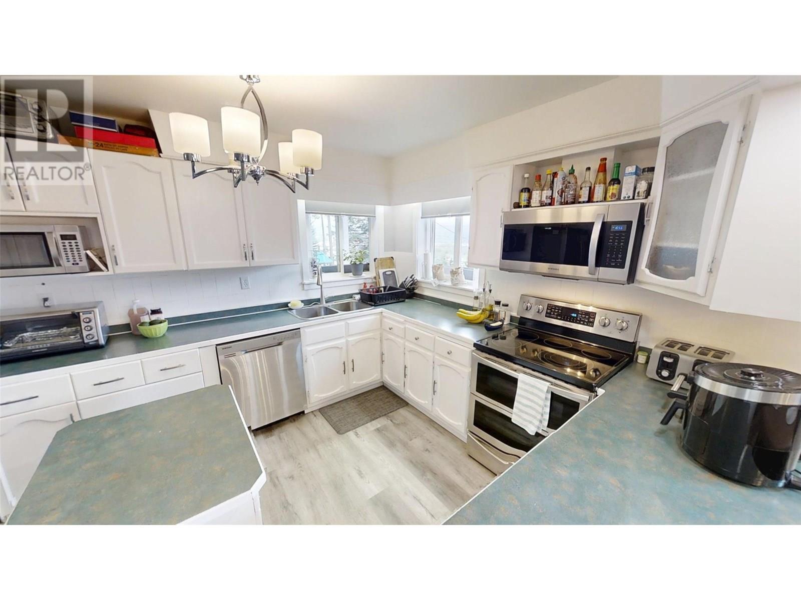 5000 Highway 93 Highway, Radium Hot Springs, British Columbia  V0A 1M0 - Photo 13 - 10350873