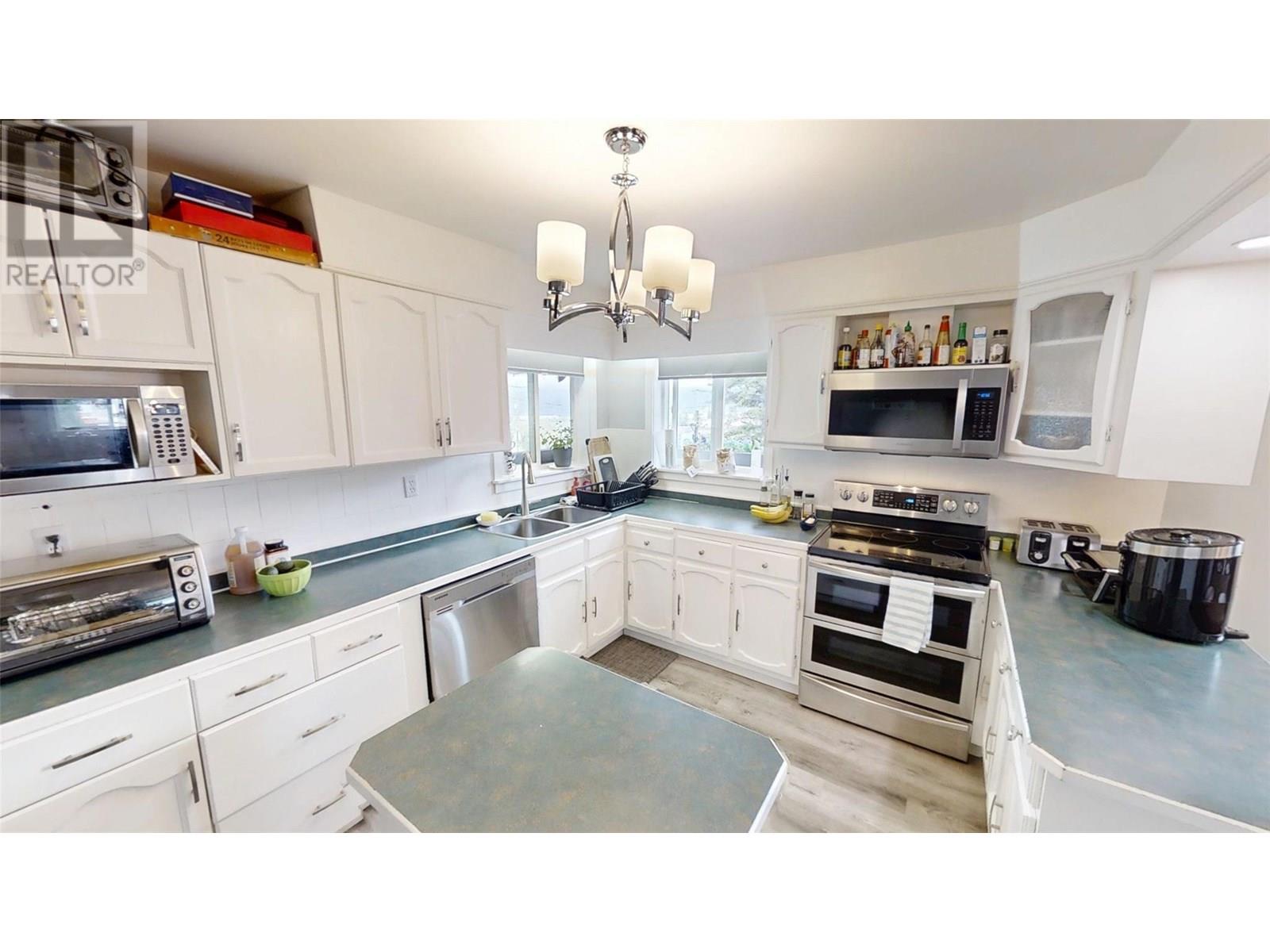 5000 Highway 93 Highway, Radium Hot Springs, British Columbia  V0A 1M0 - Photo 15 - 10350873