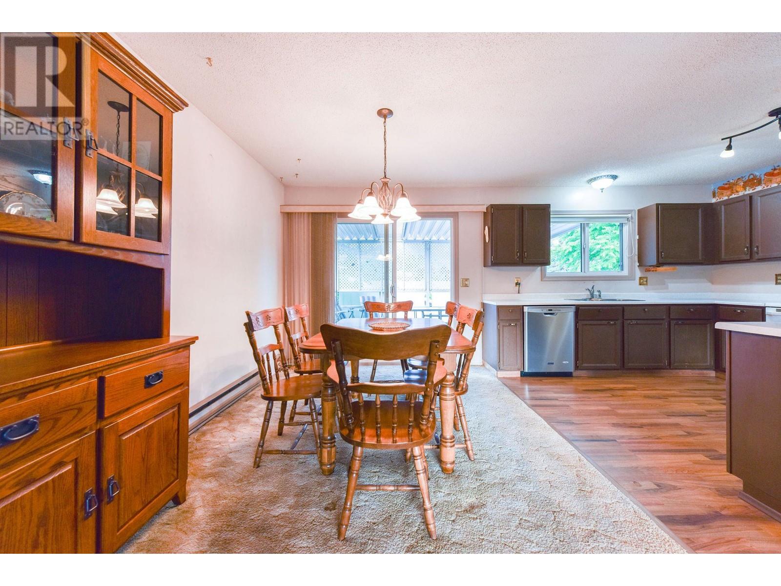 176 Chambers Place, Penticton, British Columbia  V2A 6T7 - Photo 4 - 10351258