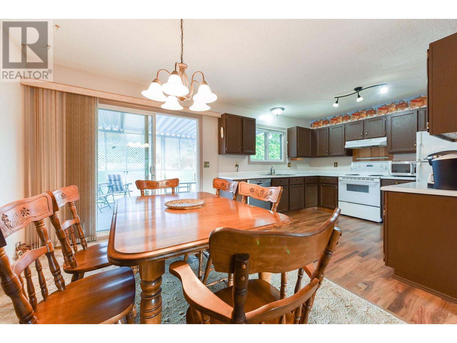 176 Chambers Place, Penticton, British Columbia  V2A 6T7 - Photo 5 - 10351258