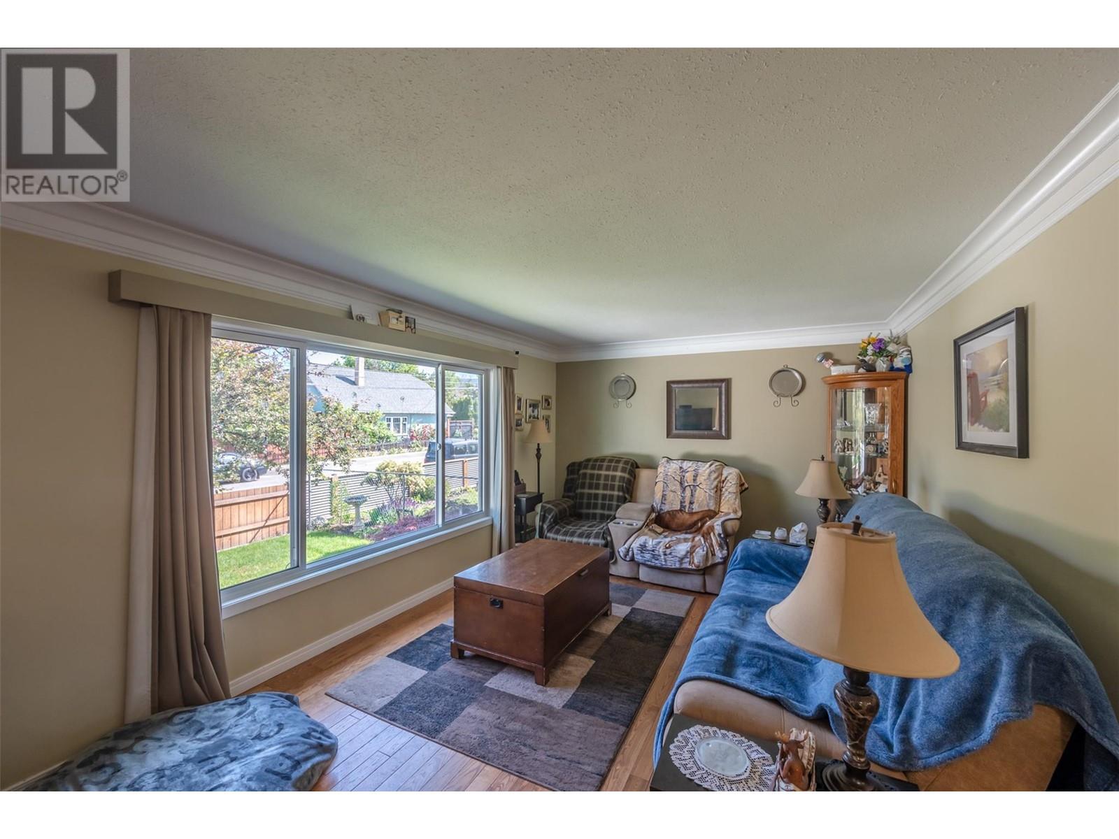 480 Orchard Avenue, Penticton, British Columbia  V2A 1Y2 - Photo 2 - 10351228