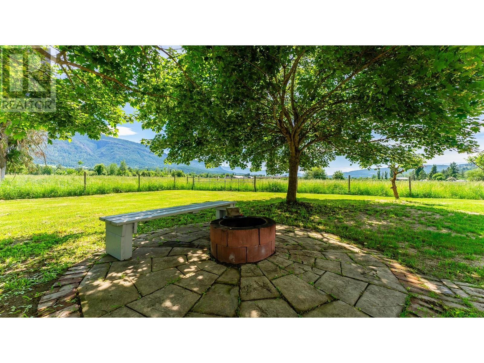 93 Old Sicamous Road, Grindrod, British Columbia  V0E 1Y0 - Photo 10 - 10350867