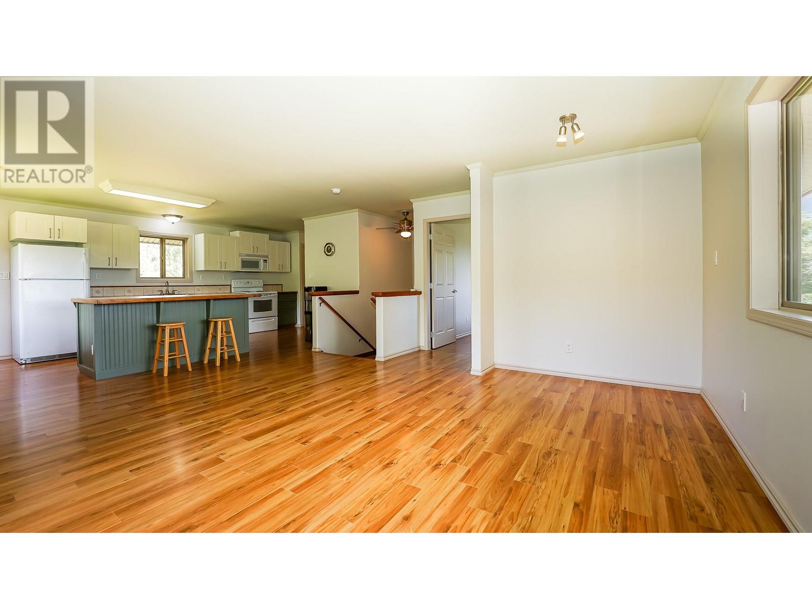 93 Old Sicamous Road, Grindrod, British Columbia  V0E 1Y0 - Photo 6 - 10350867