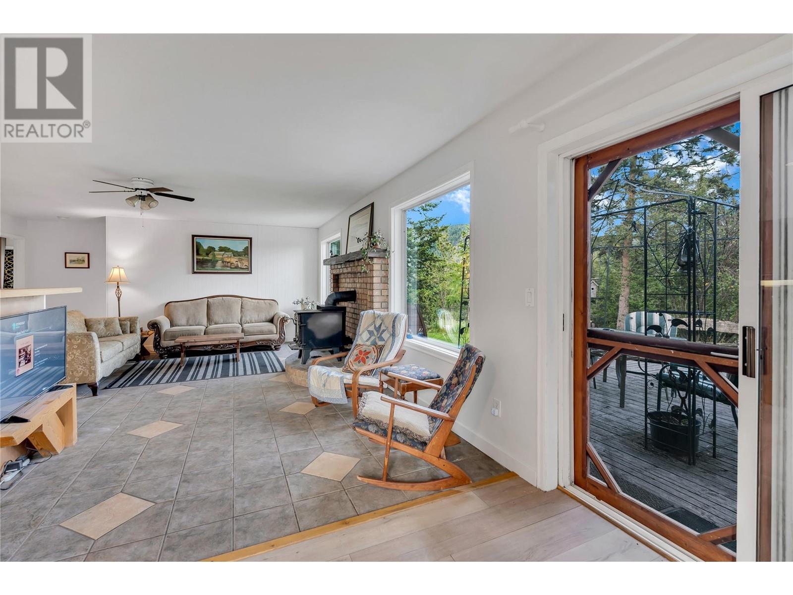 100 Mountain View Drive, Summerland, British Columbia  V0H 1Z8 - Photo 5 - 10351177