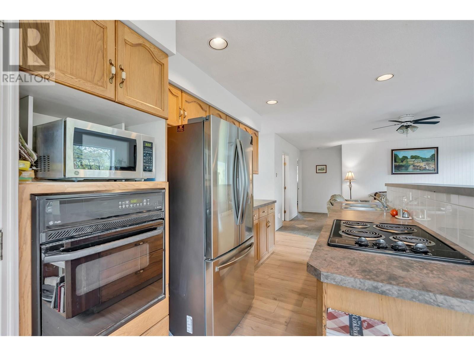 100 Mountain View Drive, Summerland, British Columbia  V0H 1Z8 - Photo 7 - 10351177