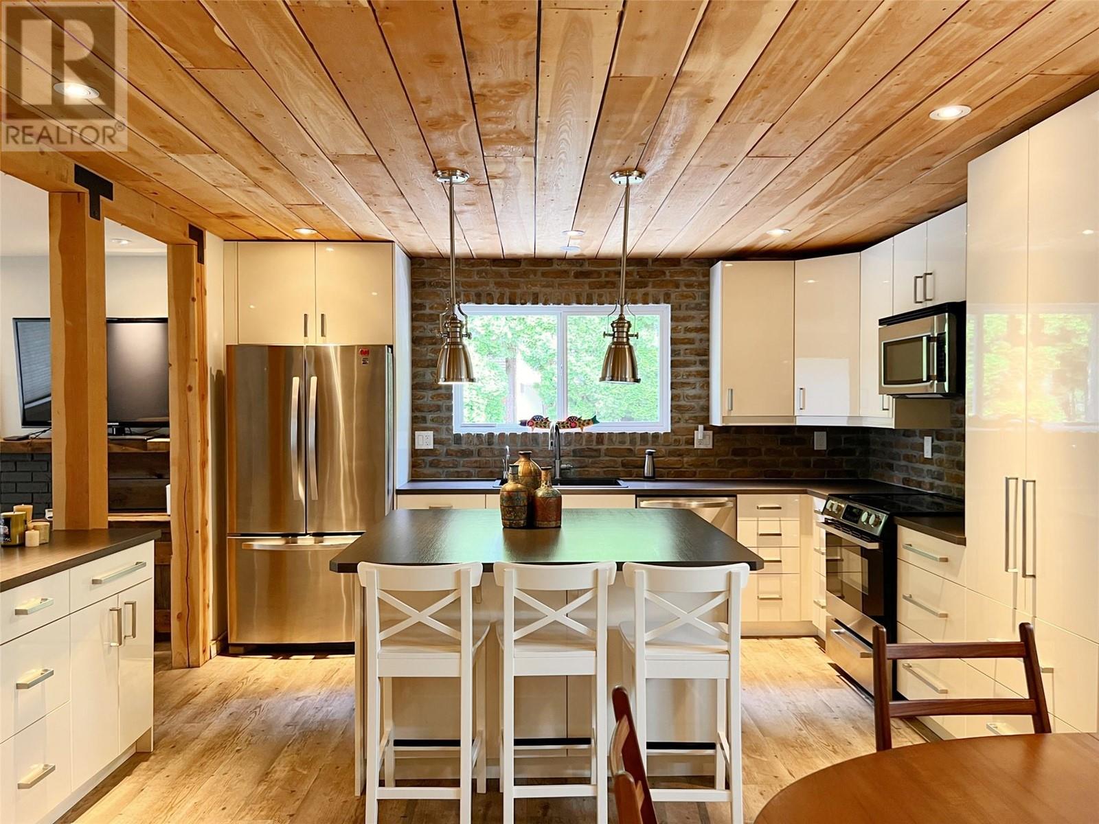 7509 Higgin Avenue, Summerland, British Columbia  V0H 1Z6 - Photo 6 - 10351115