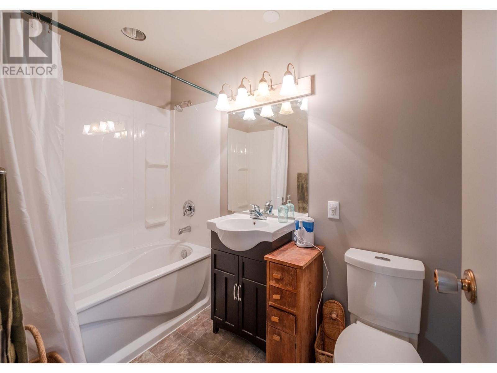 6404 Spartan Street, Oliver, British Columbia  V0H 1T6 - Photo 20 - 10351564
