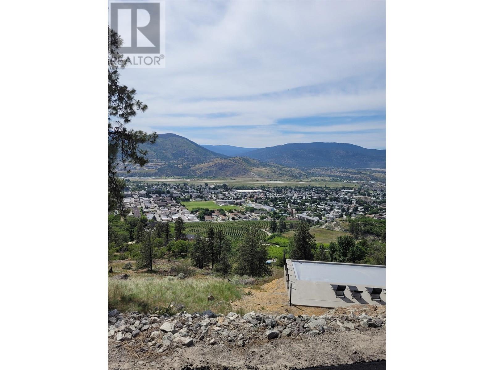 3150 Juniper Drive, Penticton, British Columbia  V2A 7T1 - Photo 2 - 10351546