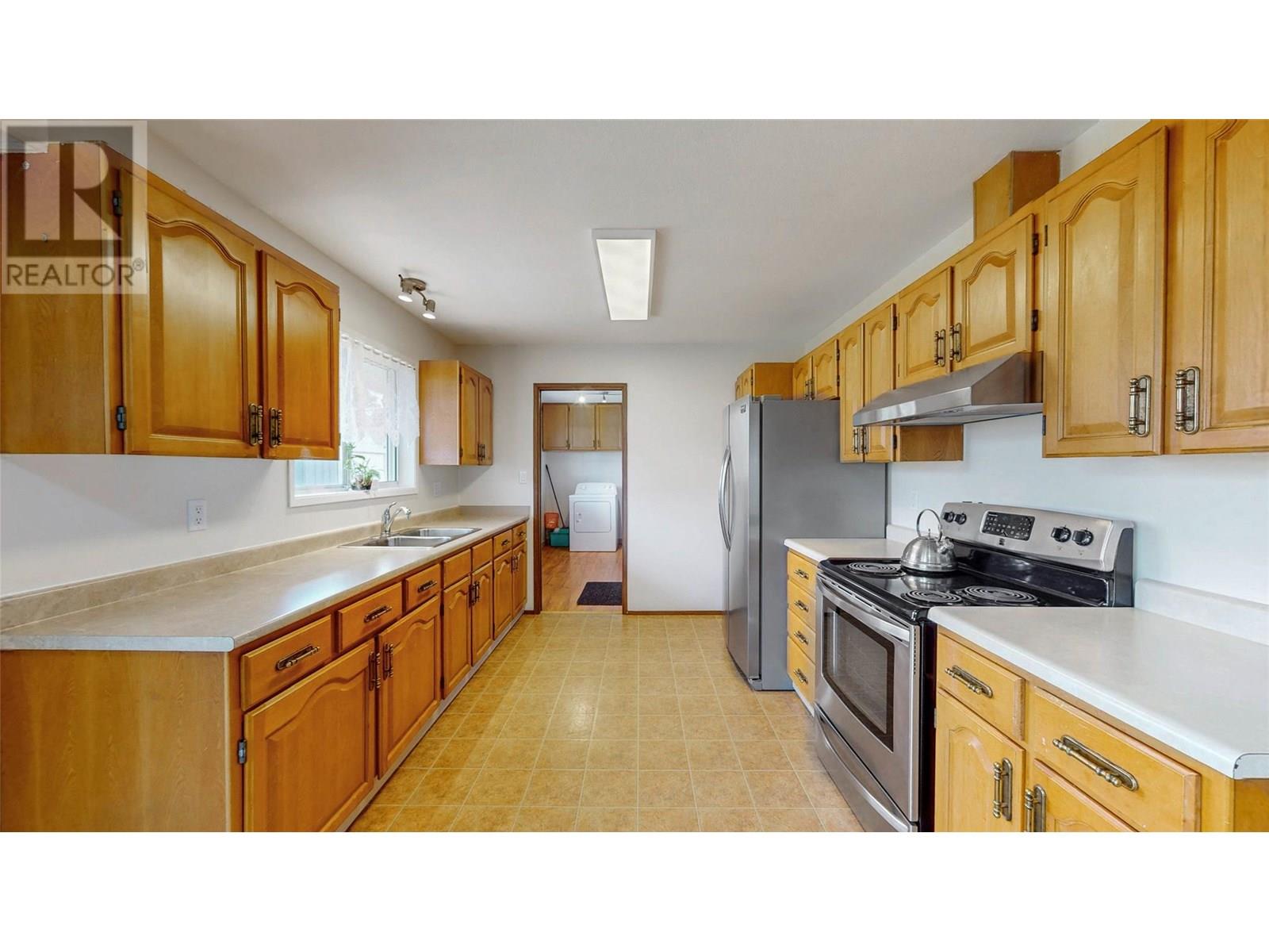 5843 Okanagan Street, Oliver, British Columbia  V0H 1T0 - Photo 16 - 10350562