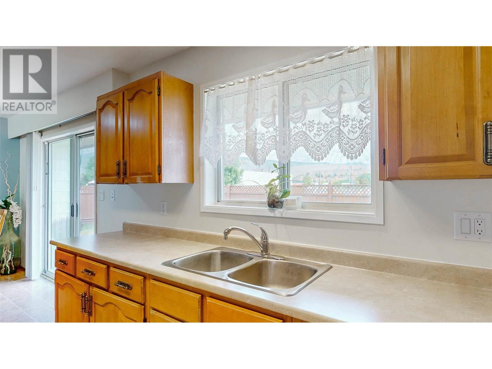 5843 Okanagan Street, Oliver, British Columbia  V0H 1T0 - Photo 18 - 10350562