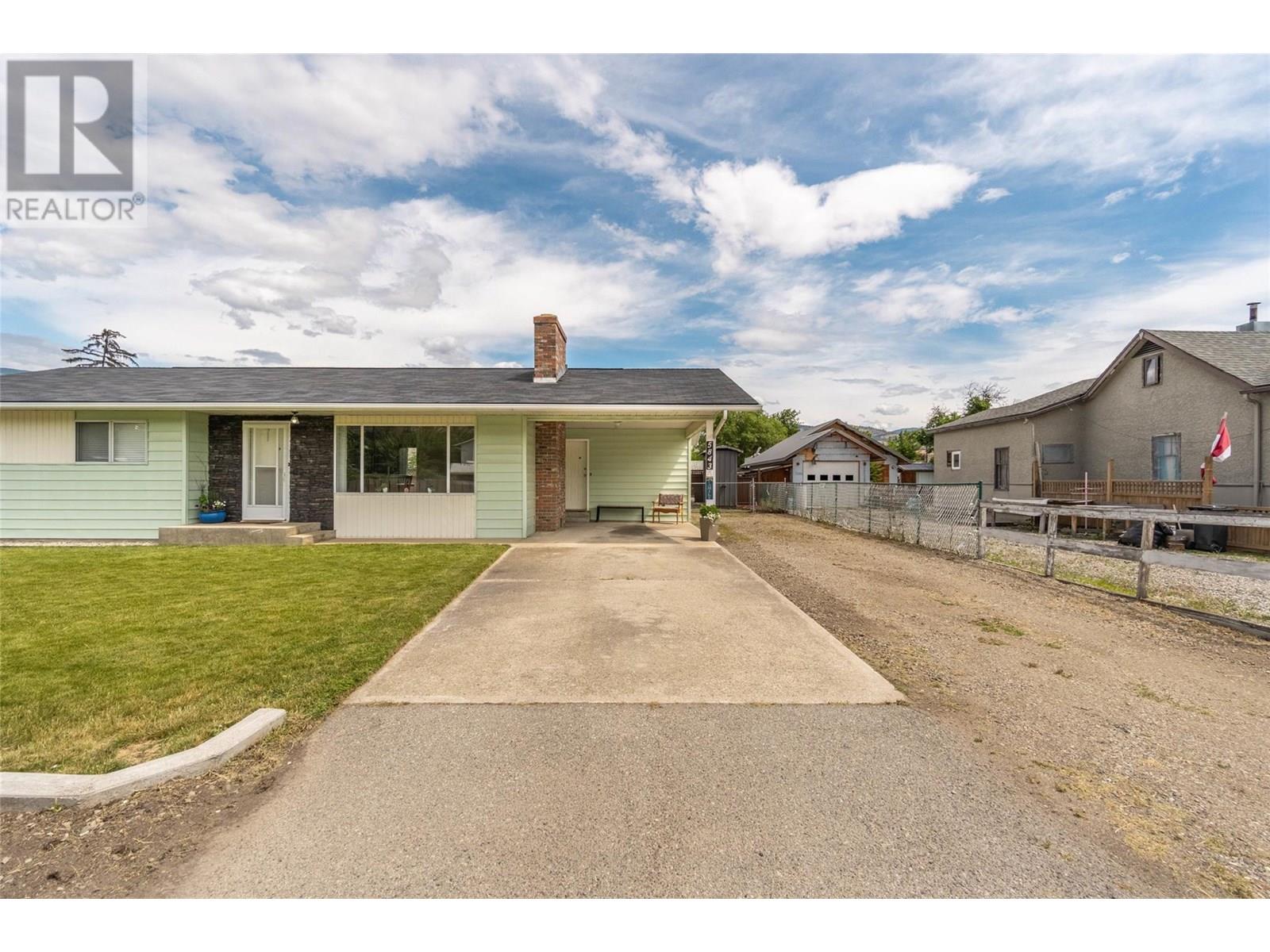 5843 Okanagan Street, Oliver, British Columbia  V0H 1T0 - Photo 35 - 10350562