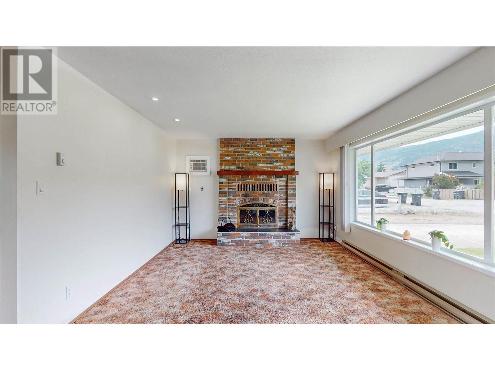 5843 Okanagan Street, Oliver, British Columbia  V0H 1T0 - Photo 6 - 10350562