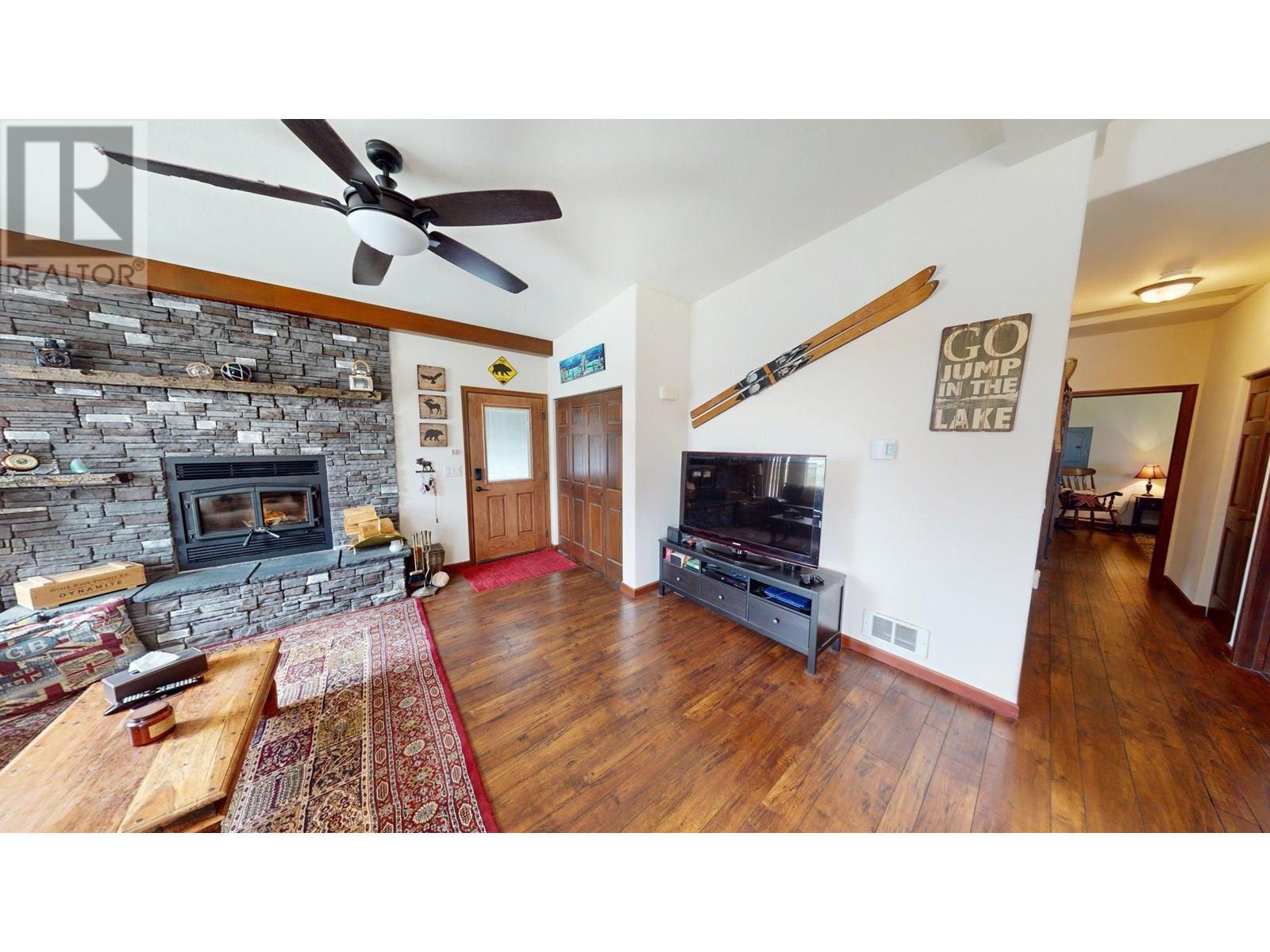 1695 Koocanusa Lake Drive, Newgate, British Columbia  V0B 1T5 - Photo 29 - 10351321