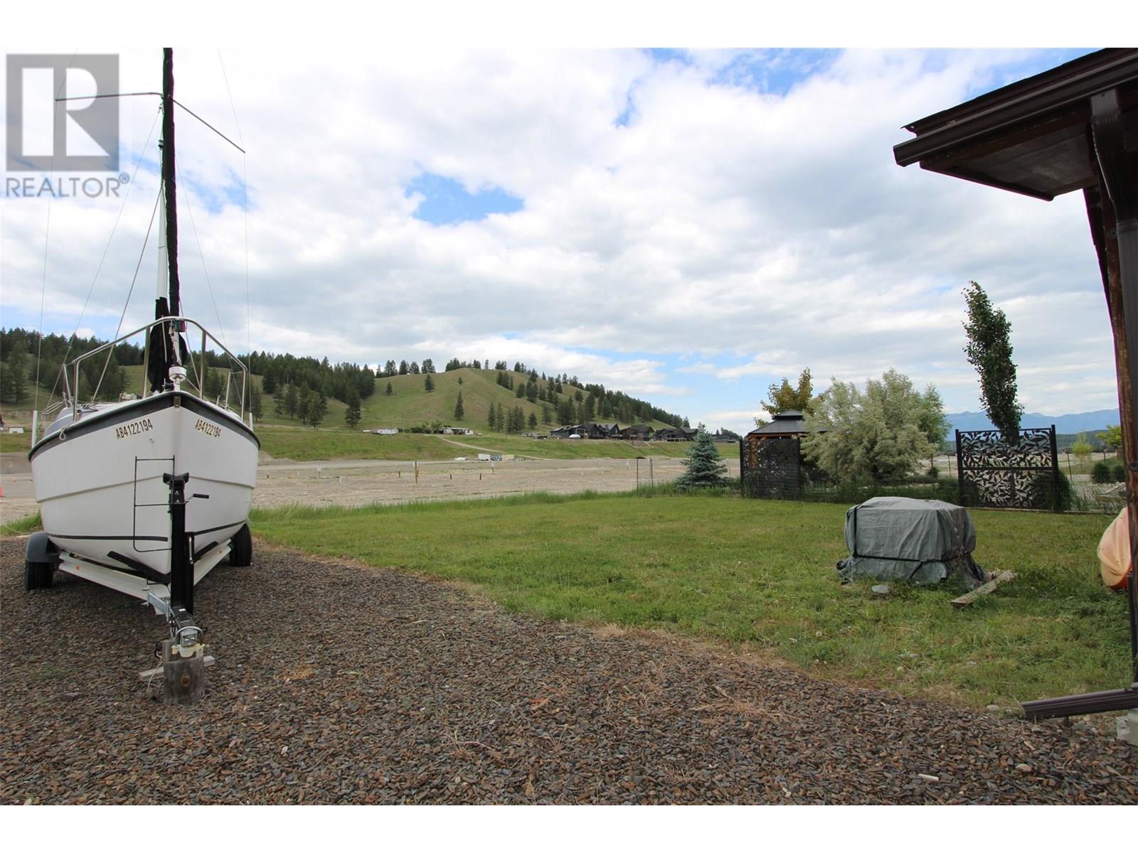 1695 Koocanusa Lake Drive, Newgate, British Columbia  V0B 1T5 - Photo 6 - 10351321