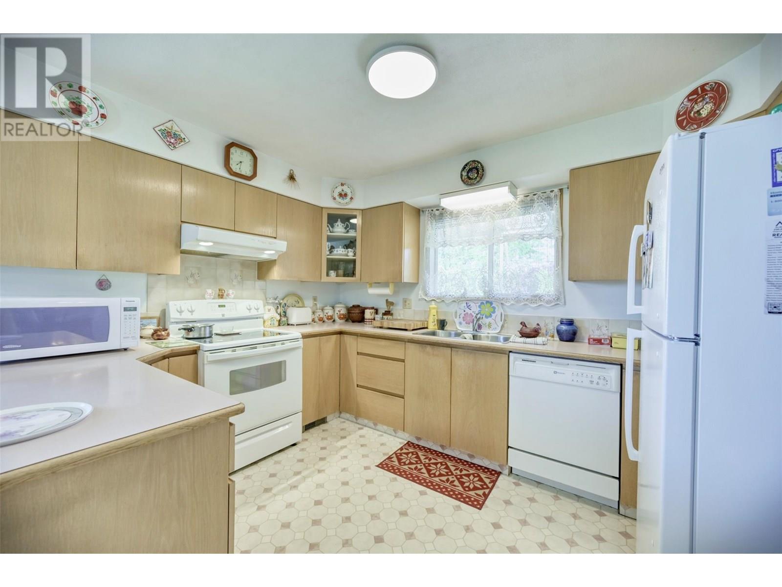 2507 30th Avenue, Osoyoos, British Columbia  V0H 1V6 - Photo 6 - 10351407