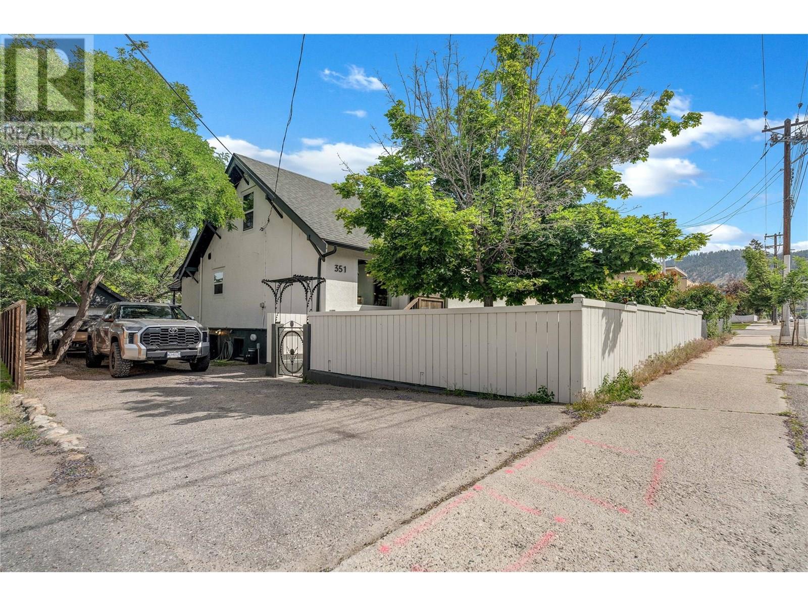 351 Eckhardt Avenue E, Penticton, British Columbia  V2A 1Z7 - Photo 1 - 10351693