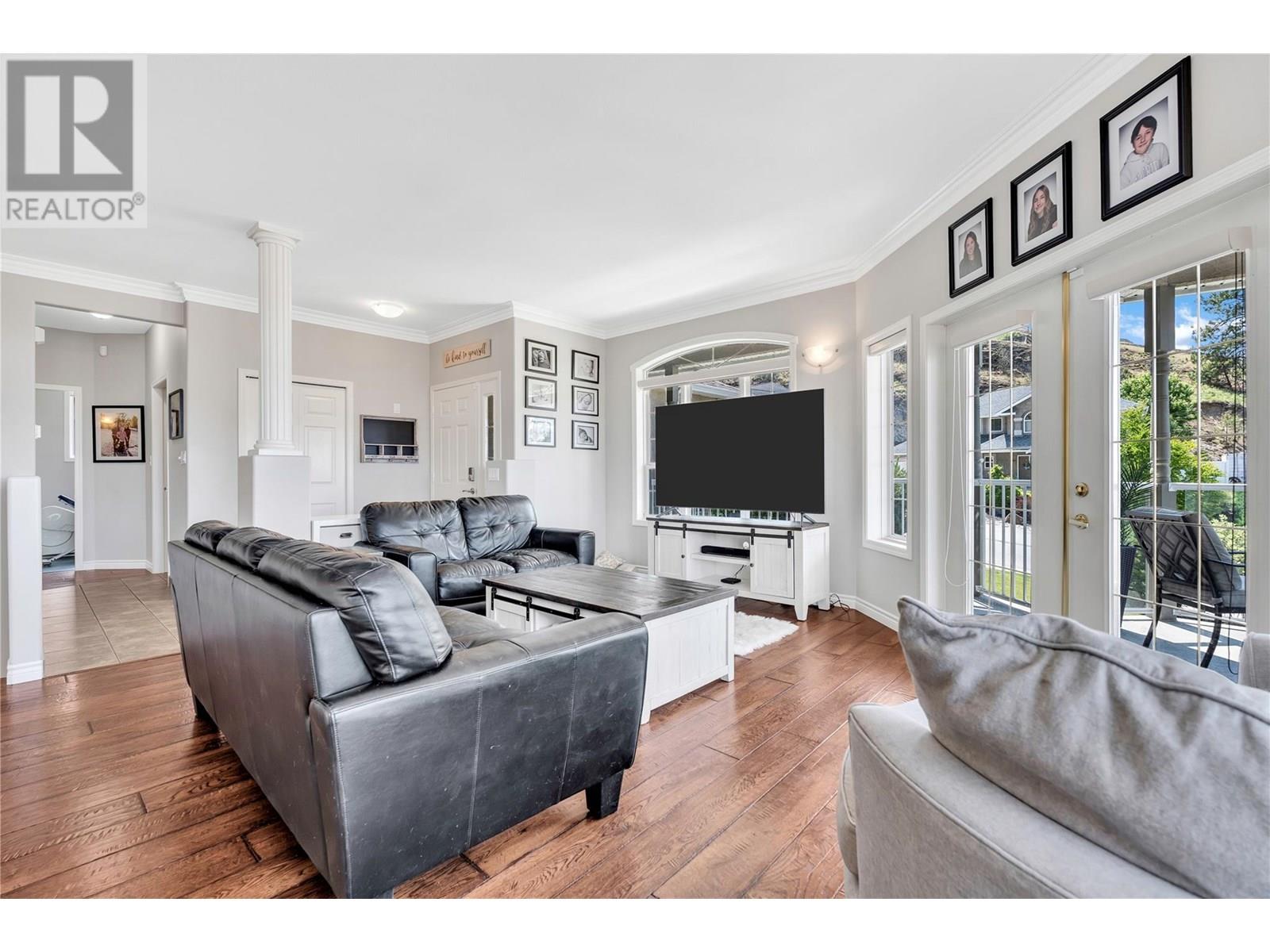 2956 Evergreen Drive, Penticton, British Columbia  V2A 9A8 - Photo 3 - 10351743