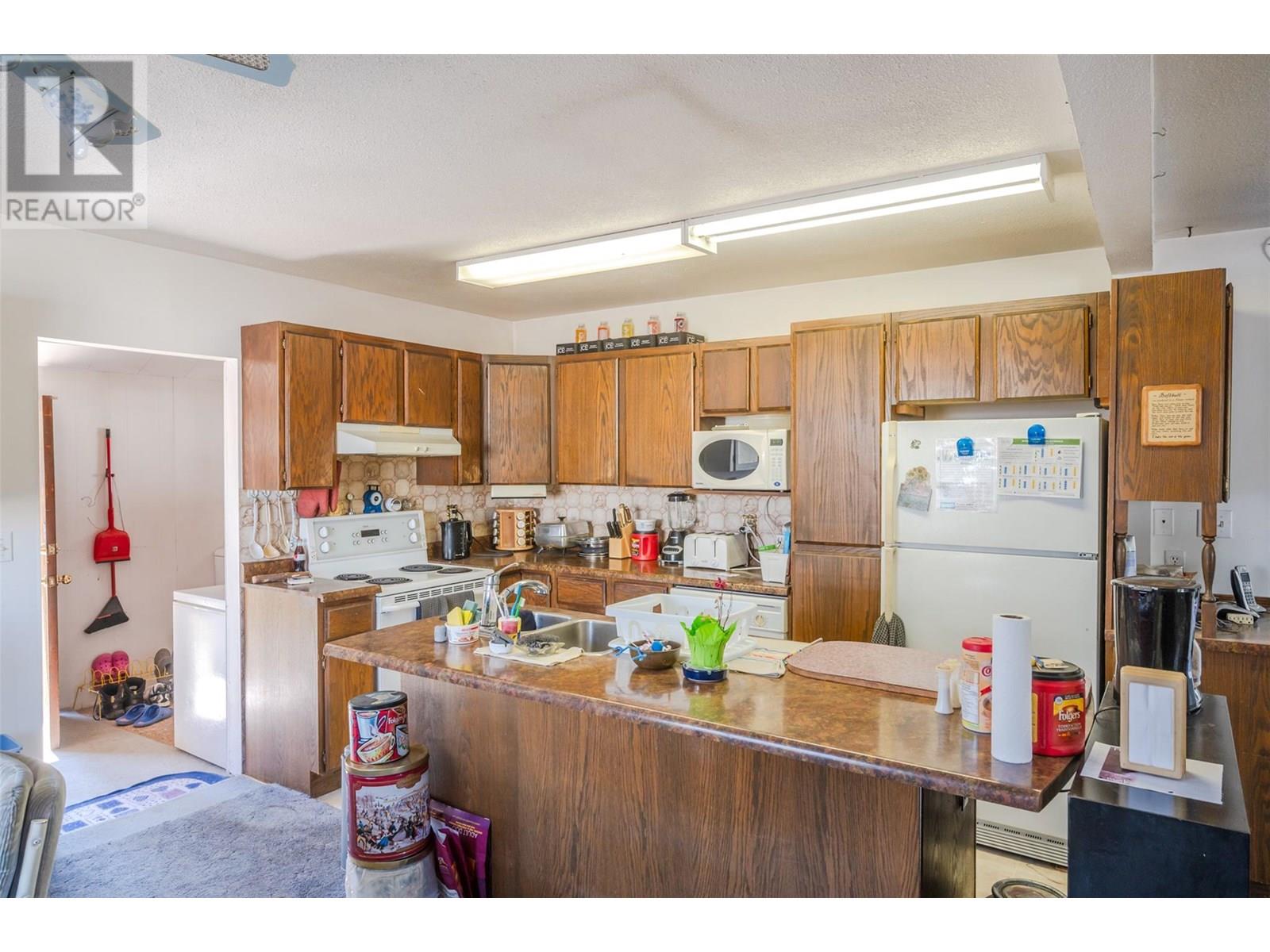 5805 Okanagan Street, Oliver, British Columbia  V0H 1T0 - Photo 16 - 10351470