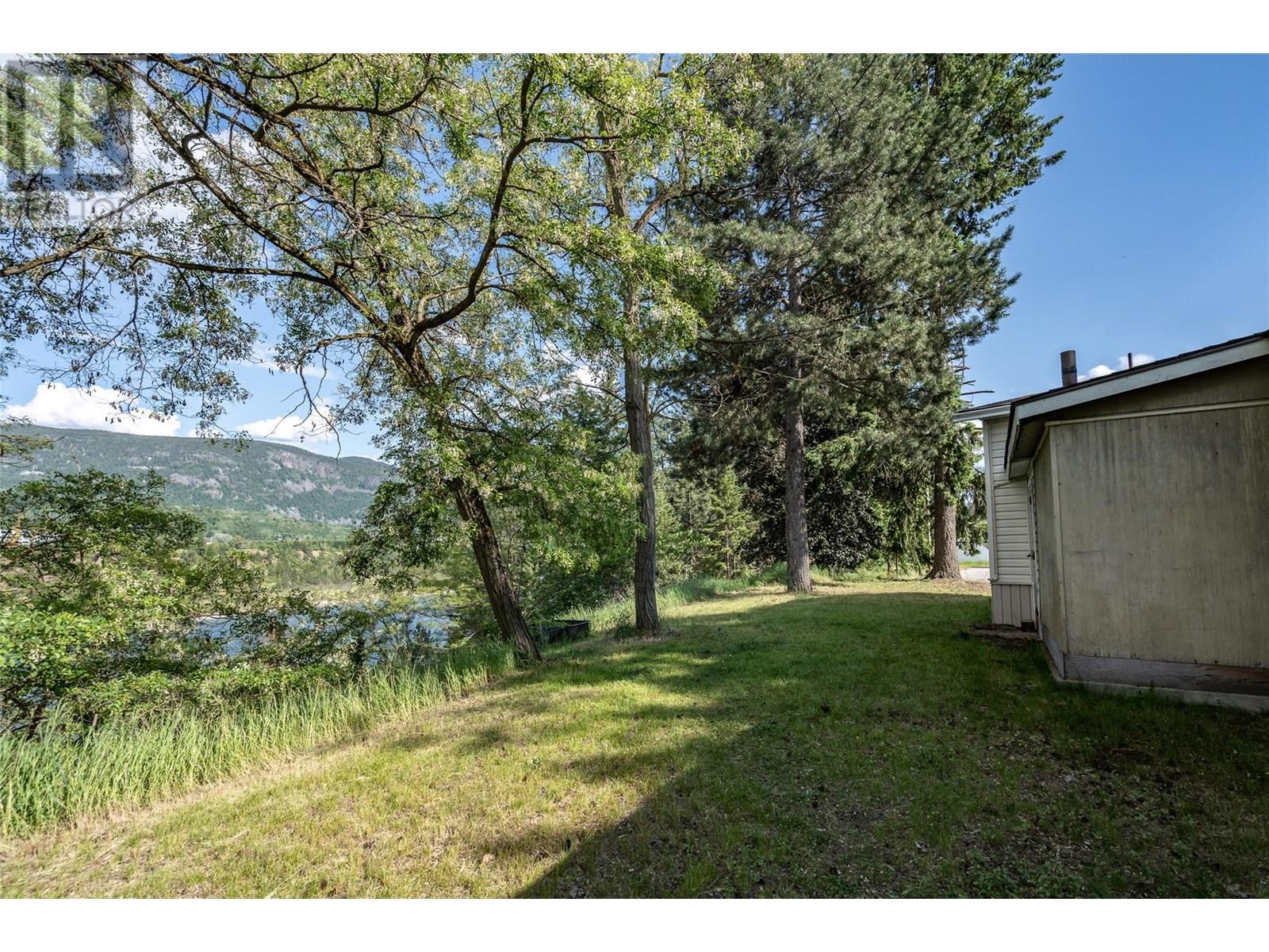 1451 Columbia Avenue, Castlegar, British Columbia  V1N 1H8 - Photo 14 - 10351656