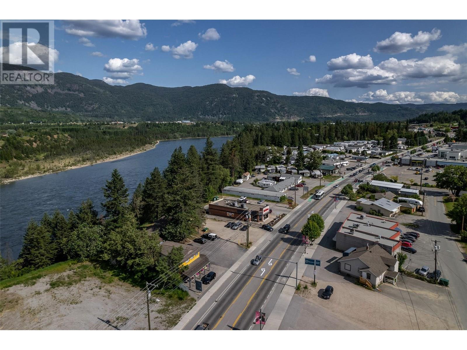 1451 Columbia Avenue, Castlegar, British Columbia  V1N 1H8 - Photo 22 - 10351656