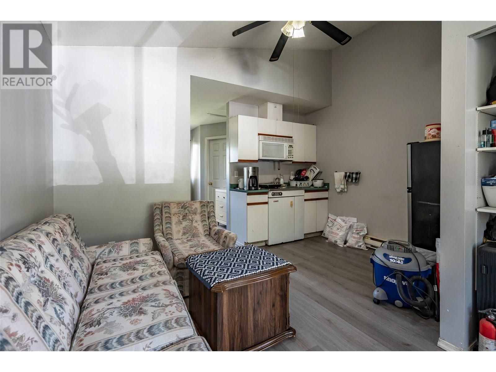 1451 Columbia Avenue, Castlegar, British Columbia  V1N 1H8 - Photo 49 - 10351656