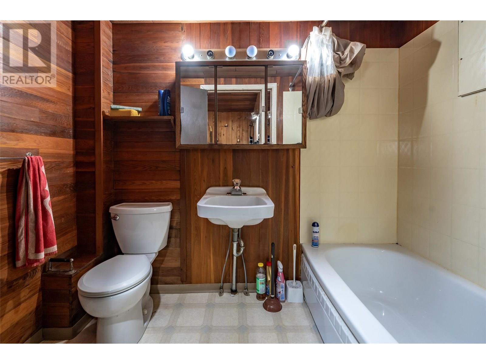 1451 Columbia Avenue, Castlegar, British Columbia  V1N 1H8 - Photo 60 - 10351656