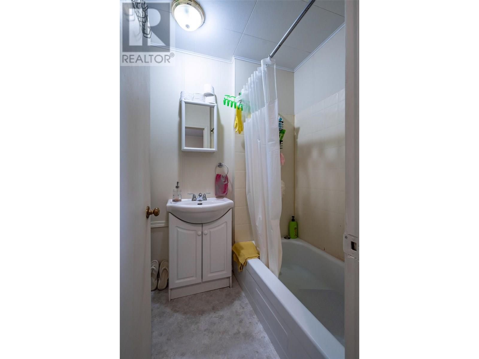 1451 Columbia Avenue, Castlegar, British Columbia  V1N 1H8 - Photo 65 - 10351656