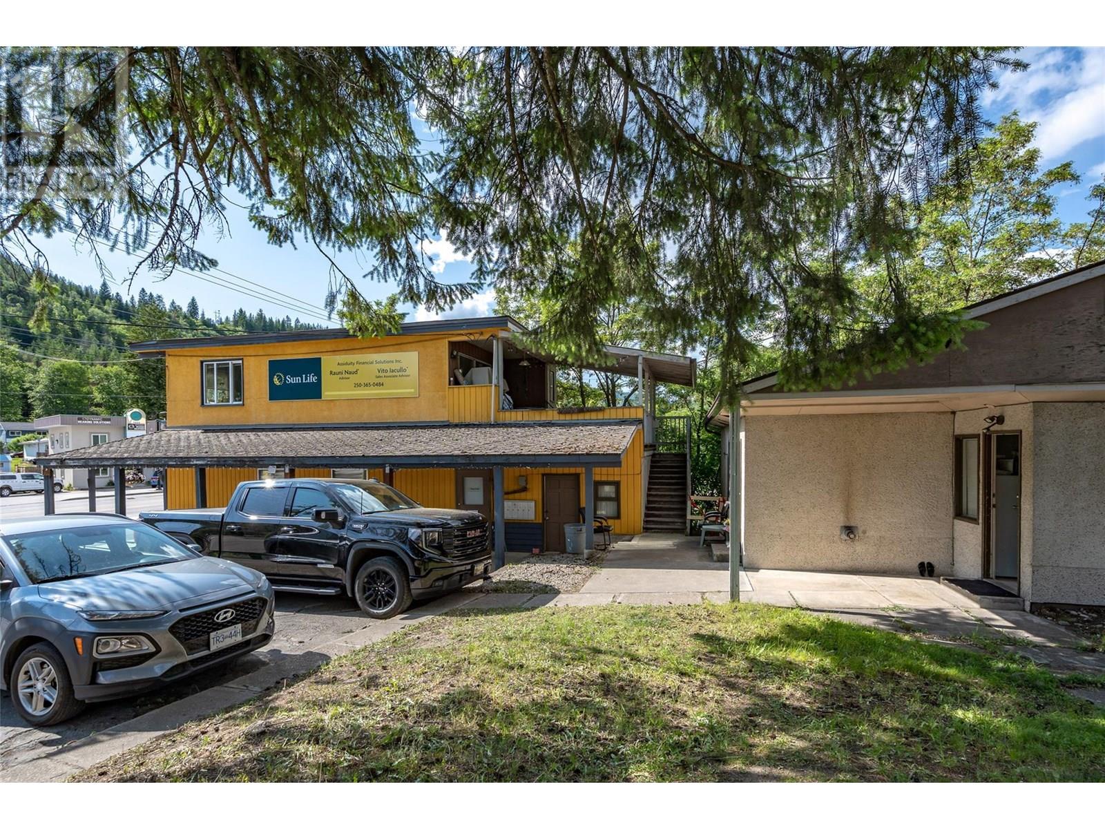 1451 Columbia Avenue, Castlegar, British Columbia  V1N 1H8 - Photo 9 - 10351656