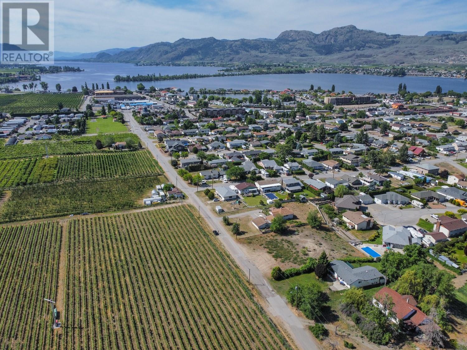7010 Tamarack Drive, Osoyoos, British Columbia  V0H 1V3 - Photo 2 - 10351371