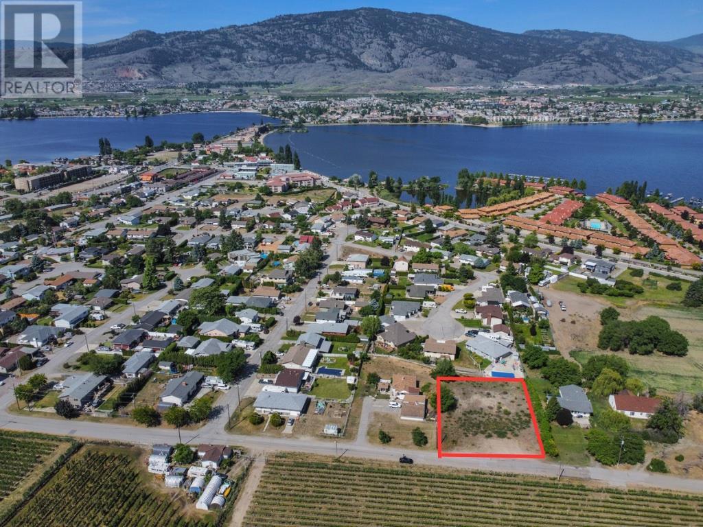 7010 Tamarack Drive, Osoyoos, British Columbia  V0H 1V3 - Photo 3 - 10351371