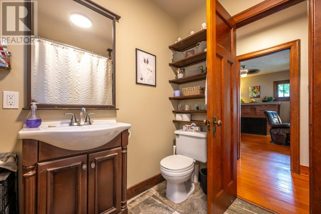396 Van Horne Street, Penticton, British Columbia  V2A 4K5 - Photo 27 - 10351816