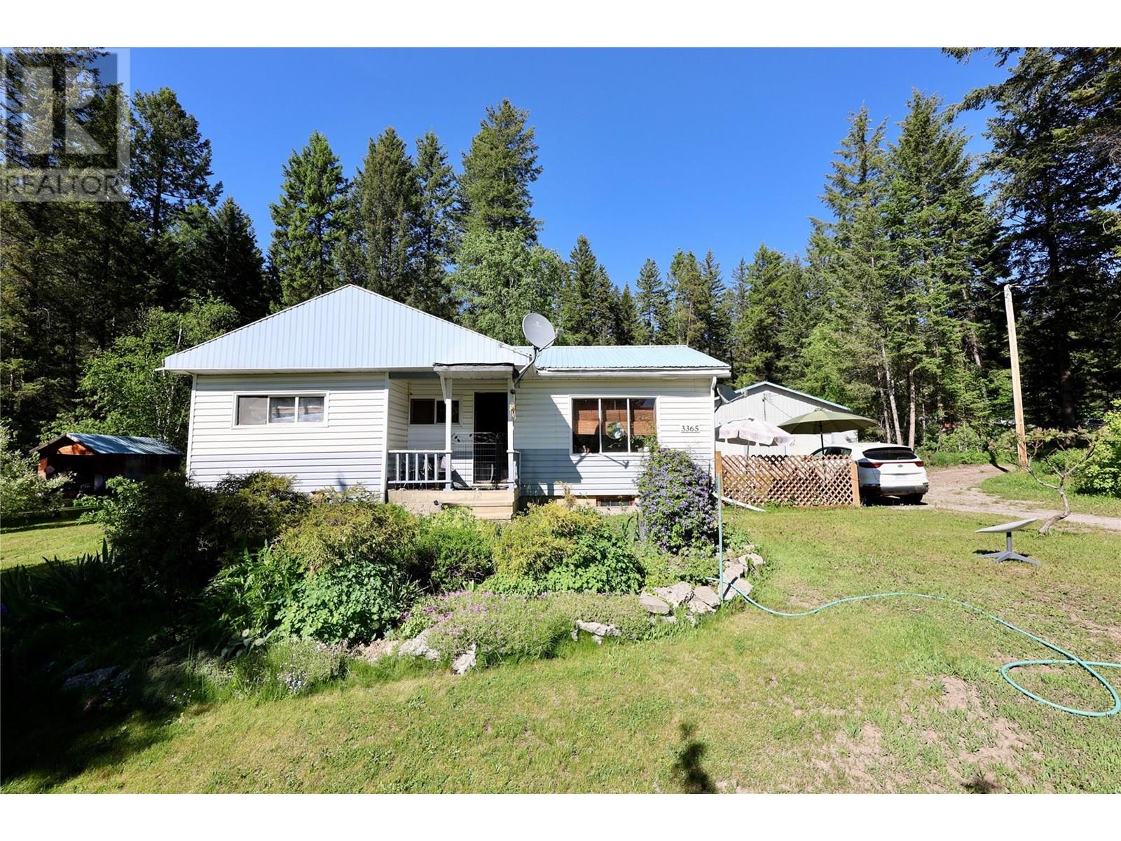 3361 & 3365 95 Highway, Golden, British Columbia  V0A 1L0 - Photo 2 - 10351776
