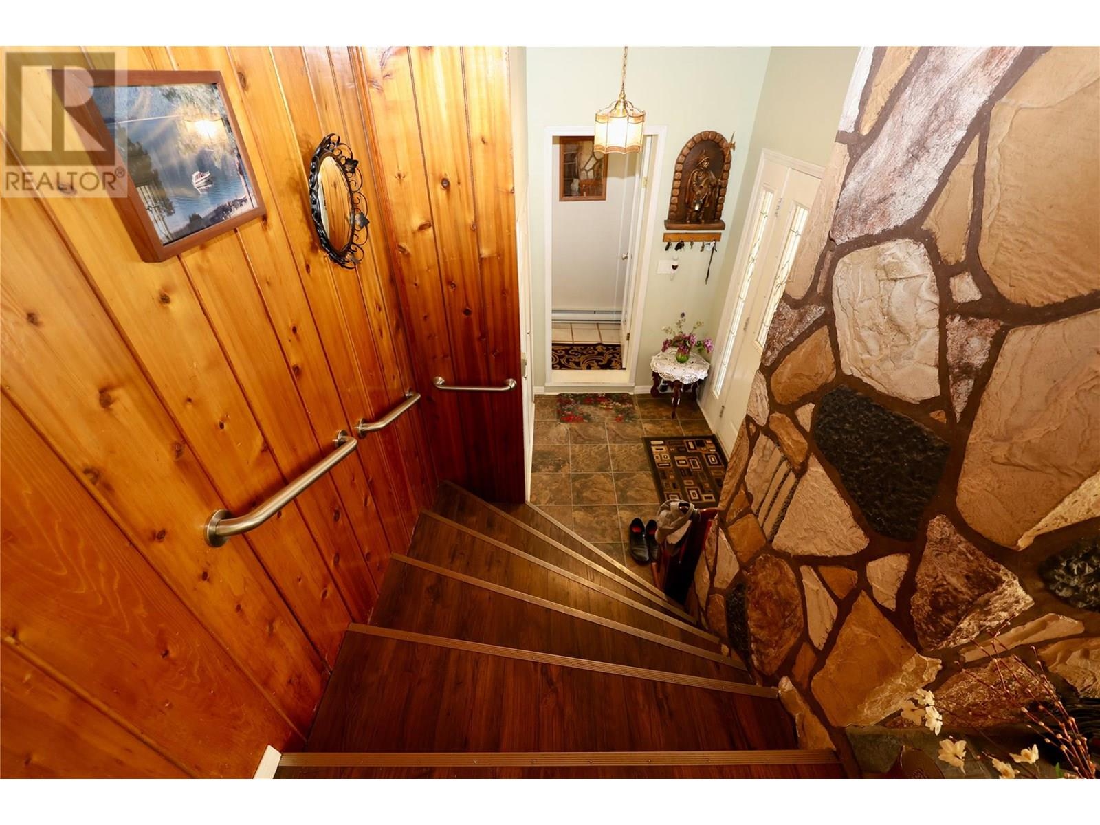 3361 & 3365 95 Highway, Golden, British Columbia  V0A 1L0 - Photo 45 - 10351776