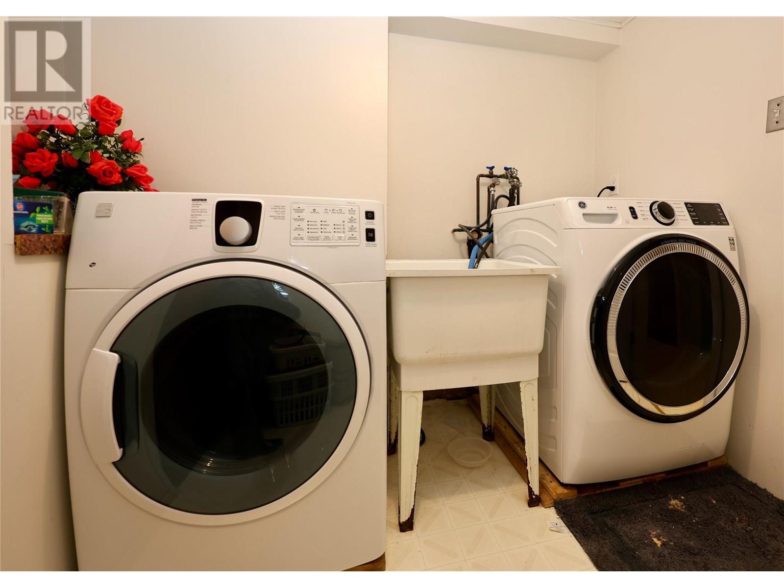 3361 & 3365 95 Highway, Golden, British Columbia  V0A 1L0 - Photo 58 - 10351776