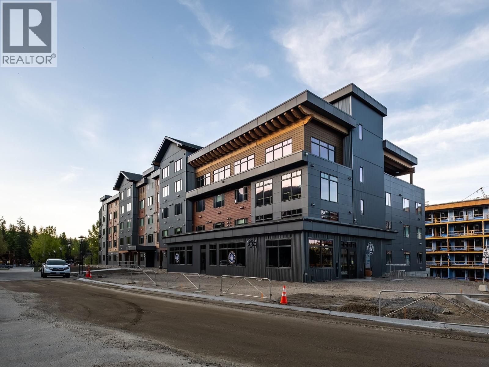 4280 Red Mountain Road Unit# 208, Rossland, British Columbia  V0G 1Y0 - Photo 3 - 10351408