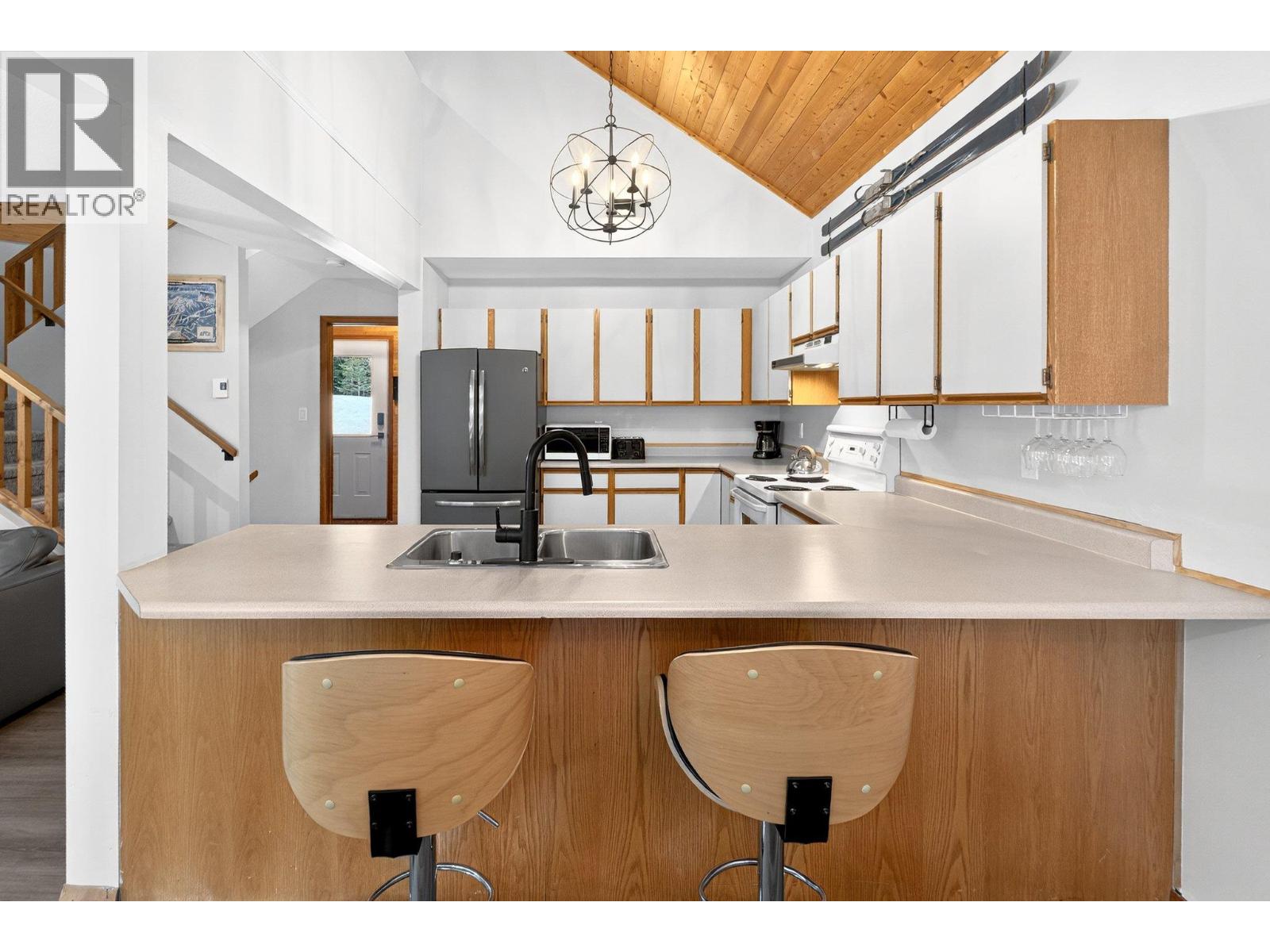 103 Whitetail Road Unit# 102, Apex Mountain, British Columbia  V2A 0E2 - Photo 16 - 10351539