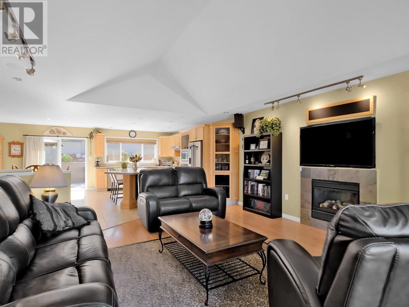 695 Pineview Road Unit# 102, Penticton, British Columbia  V2A 7S8 - Photo 7 - 10351862