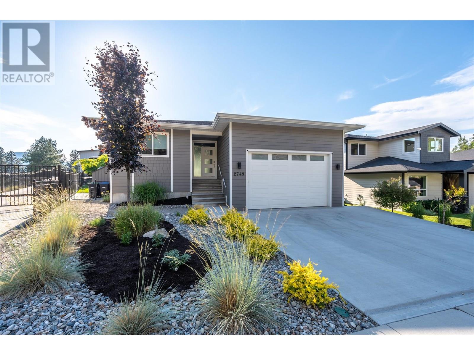 2749 Evergreen Drive, Penticton, British Columbia  V2A 8L5 - Photo 1 - 10351907