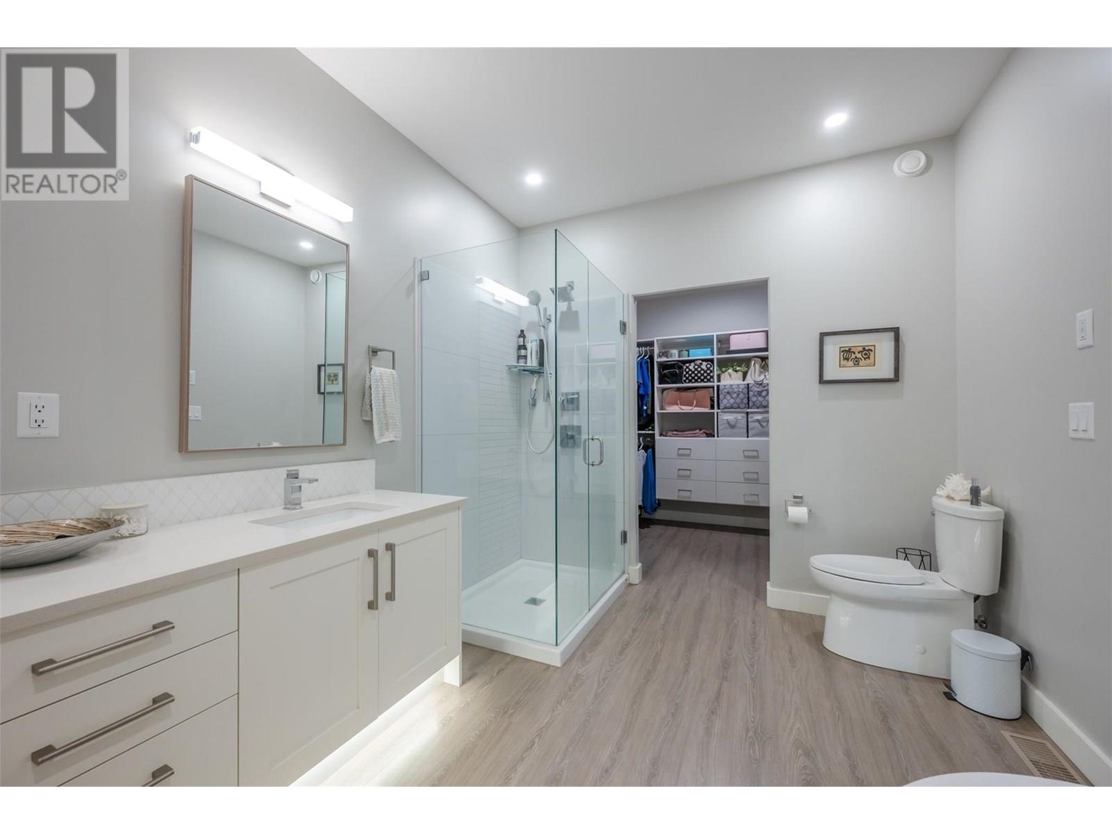 2749 Evergreen Drive, Penticton, British Columbia  V2A 8L5 - Photo 18 - 10351907