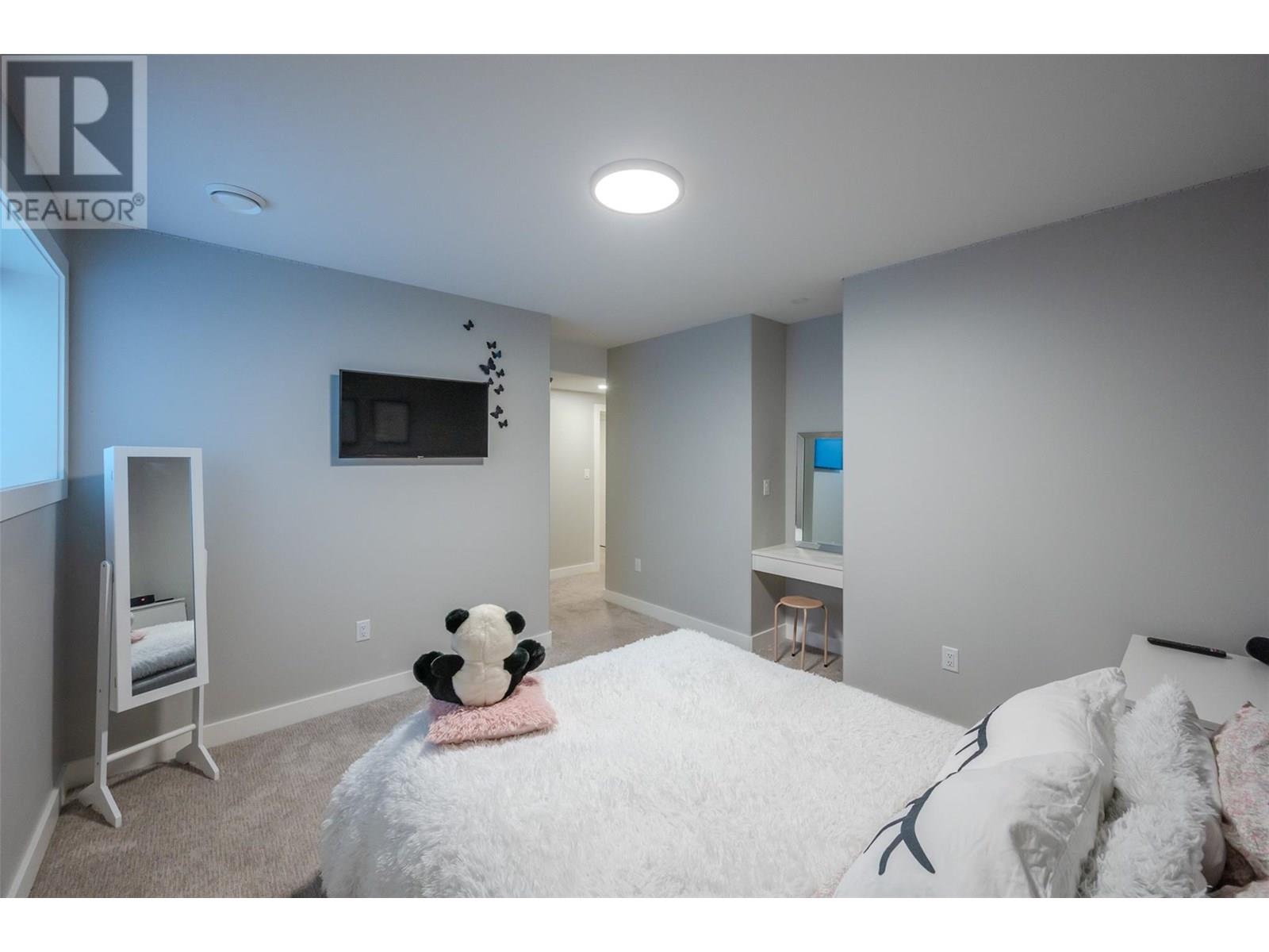2749 Evergreen Drive, Penticton, British Columbia  V2A 8L5 - Photo 34 - 10351907