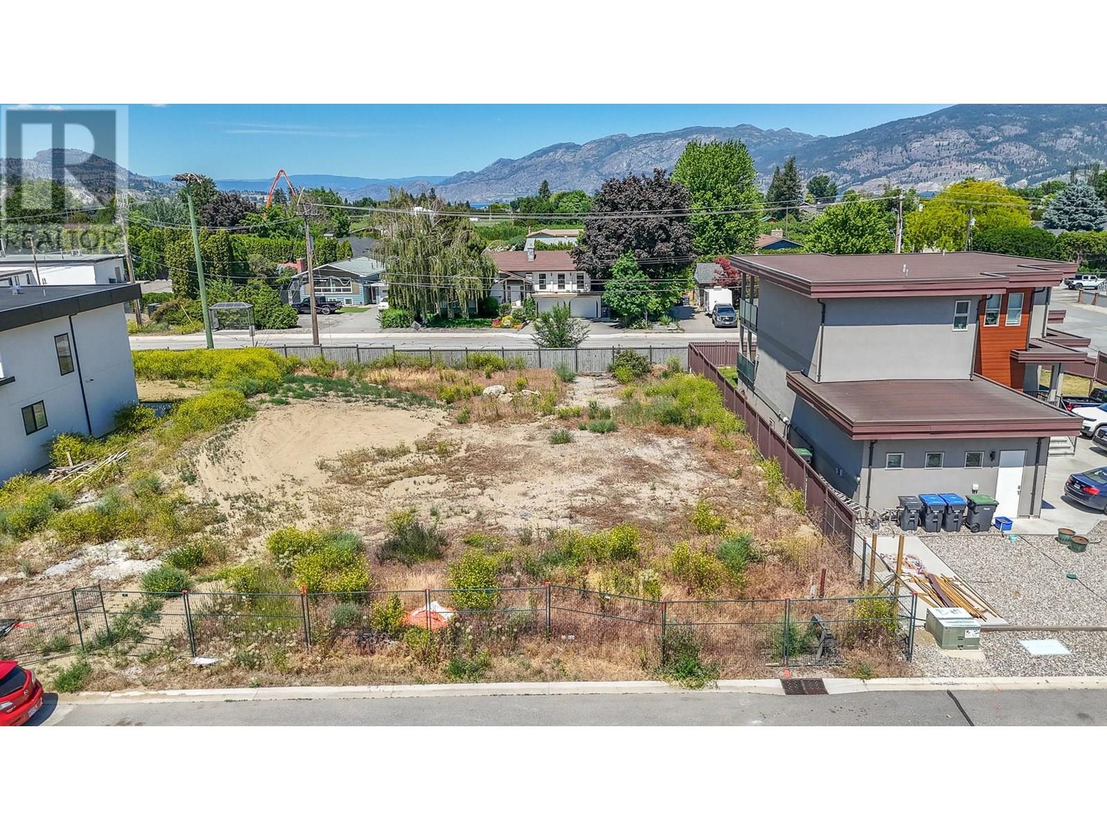 1712 Treffry Place, Summerland, British Columbia  V0H 1Z9 - Photo 4 - 10351975
